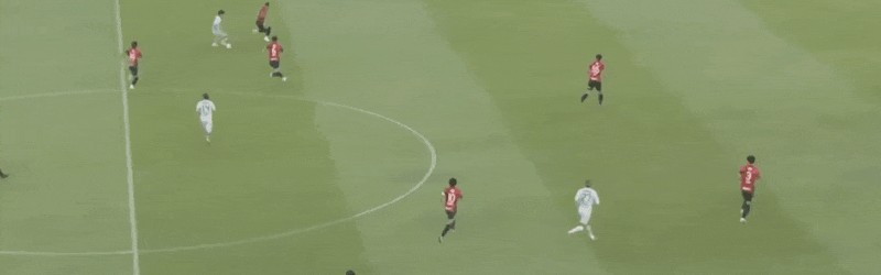 日职联半场：绀野和也屡造险，鹿岛鹿角暂0-0福冈黄蜂