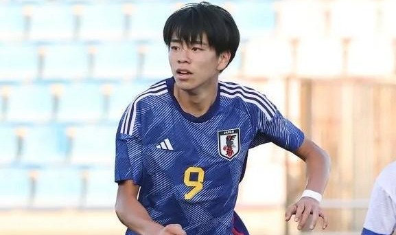 华体会HTH-日媒：女星今森茉耶出轨41岁演员，其男友是U20国脚道胁豊