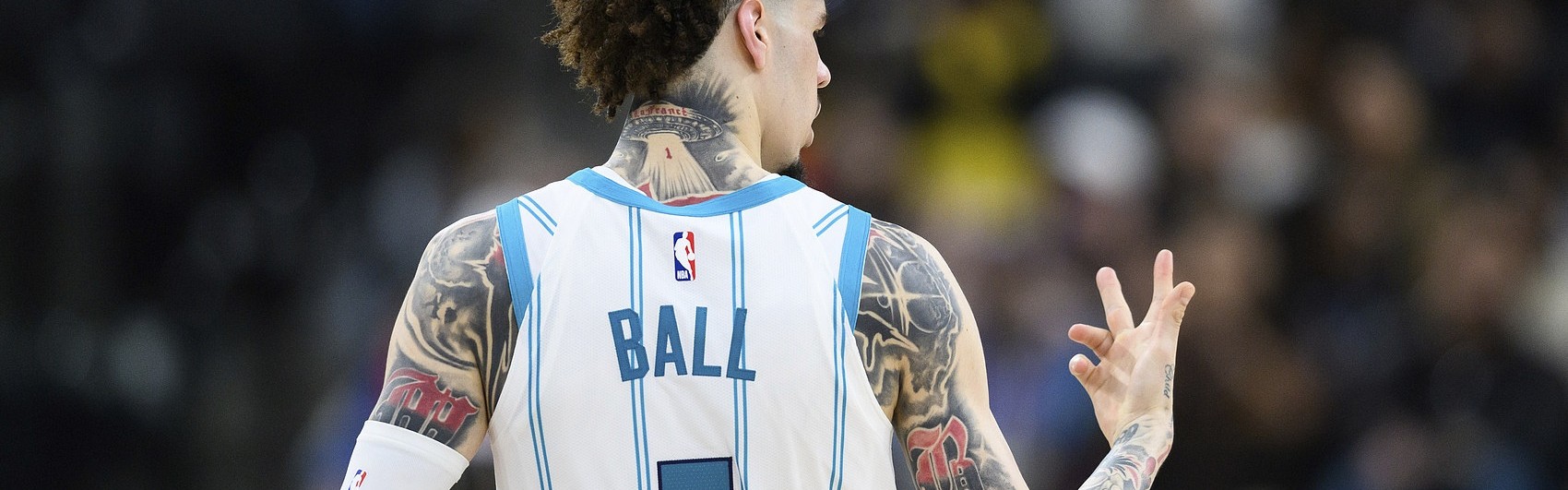 华体会下载-黄蜂队官方为拉梅洛-鲍尔送上24岁生日祝福，愿未来更加精彩！